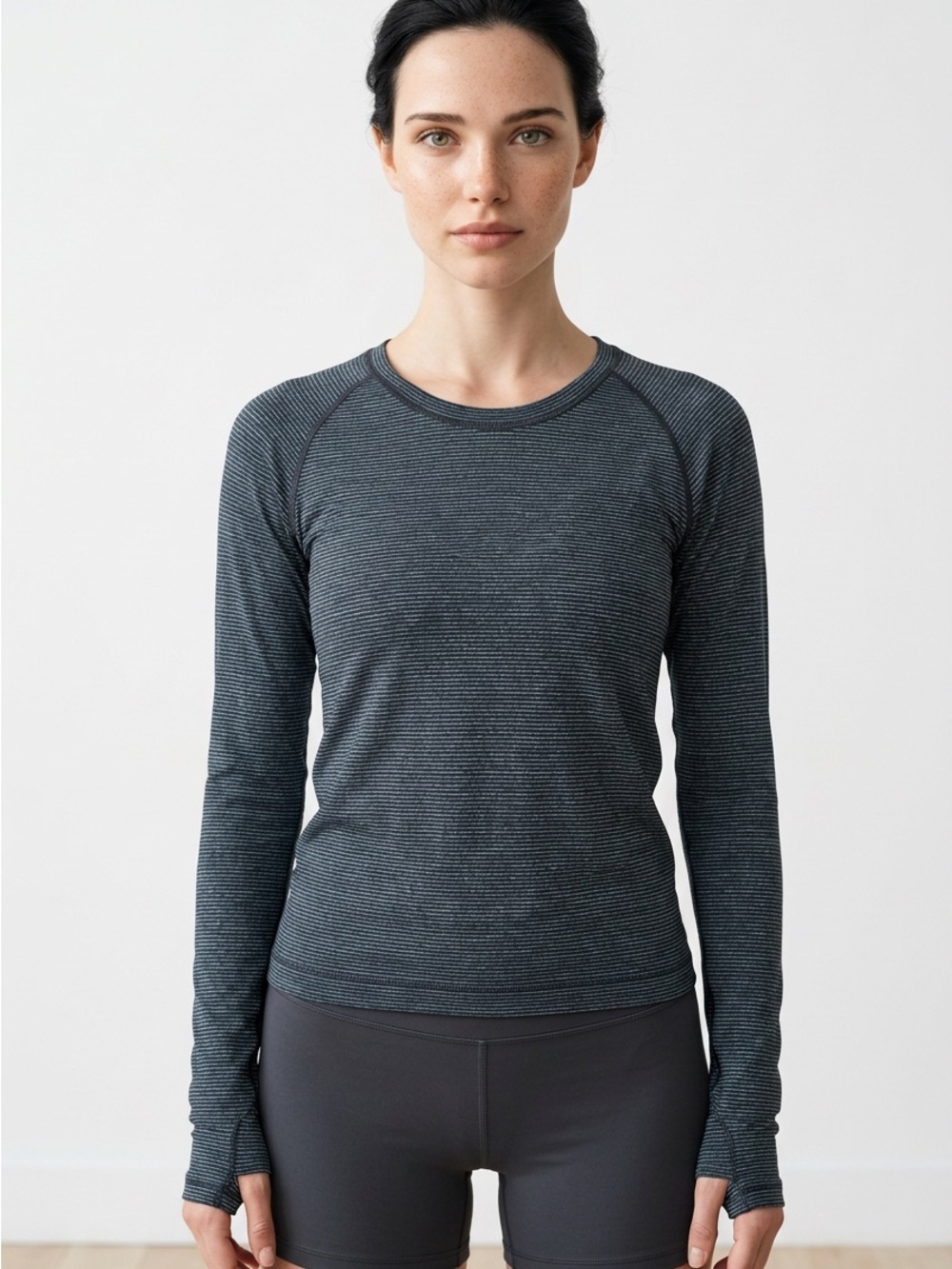 Lululemon Striped Long-Sleeve Crewneck Top in Charcoal/ Blue Size 10 Thumb Holes